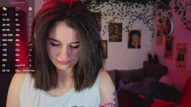 kira kick online show from December 1, 5:26 pm