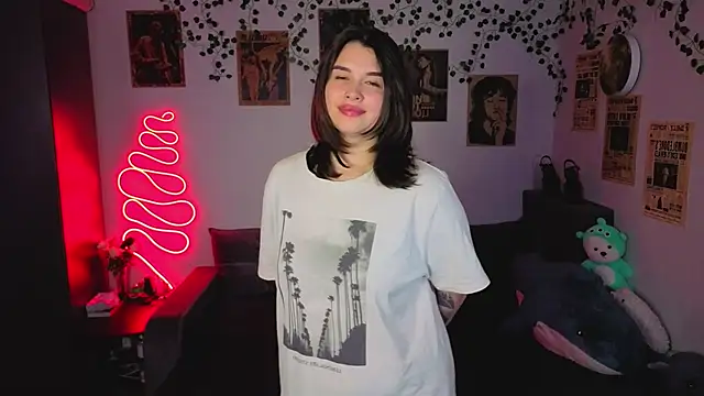 kira kick online show from October 28, 5:08 pm