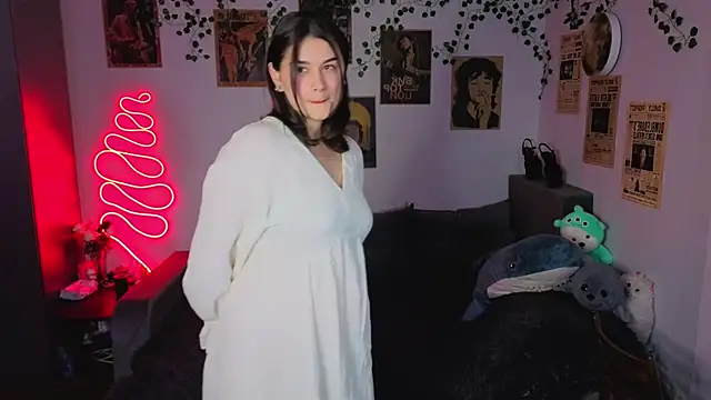 kira kick online show from October 22, 8:36 pm