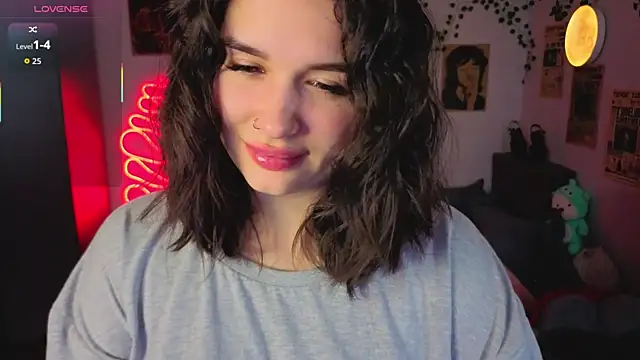 kira kick online show from November 12, 4:49 pm