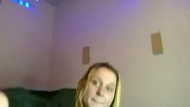 Queen2454 online show from October 8, 11:53 pm