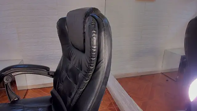 Eily Blunts online show from November 22, 2:20 pm