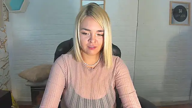 Eily Blunts online show from October 31, 12:53 pm