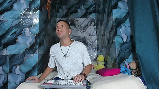 celesteyorucso1 online show from October 18, 11:28 pm