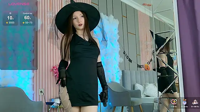 SabrinaSong online show from October 31, 5:06 pm