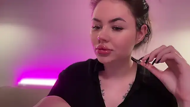 AlmaryKim online show from October 13, 8:11 pm