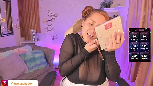 EvelynVega0 online show from February 24, 7:07 am