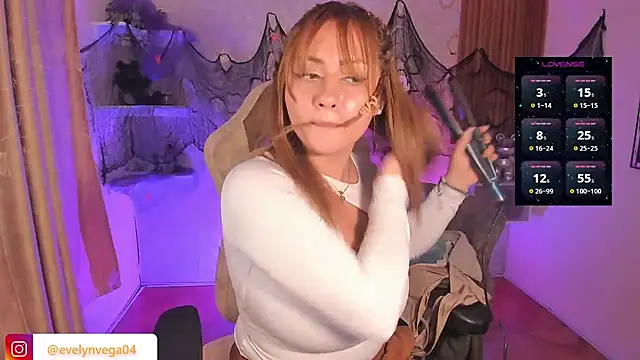 EvelynVega0 online show from October 20, 4:04 am