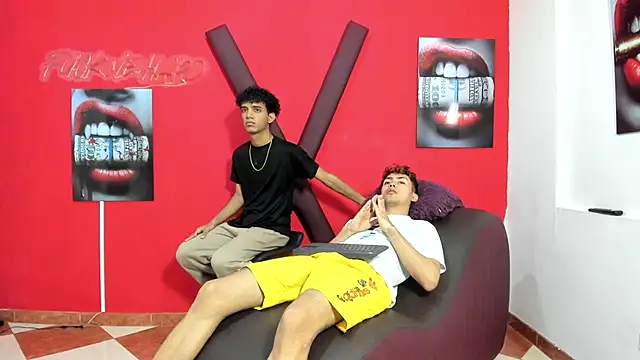 VERY HOT GUYS online show from April 10, 7:20 pm