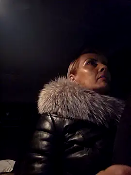 KirraWhite online show from December 17, 4:16 am