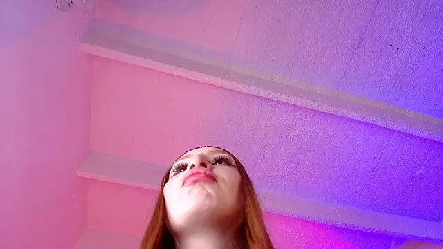 Bennuluspeach  online show from May 19, 11:06 am