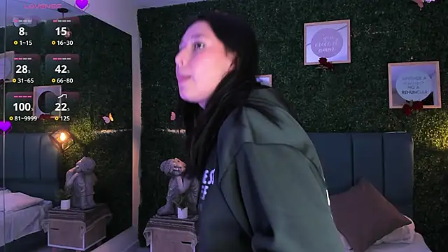 Rubyvixxen  online show from November 21, 3:41 am