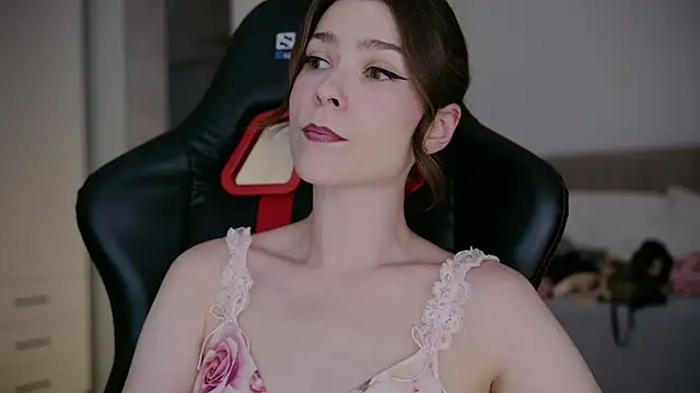 WowHelloAlice online show from March 18, 5:34 am