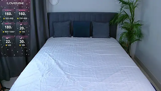 NatalieGold online show from November 8, 3:50 pm