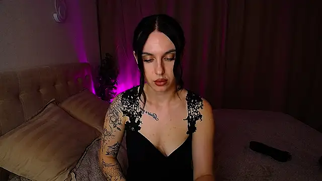 Poison inyour Mind   online show from October 7, 7:40 pm