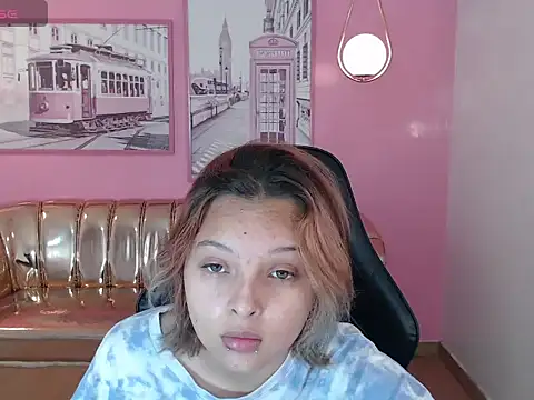 mia foster t online show from October 30, 2:07 pm