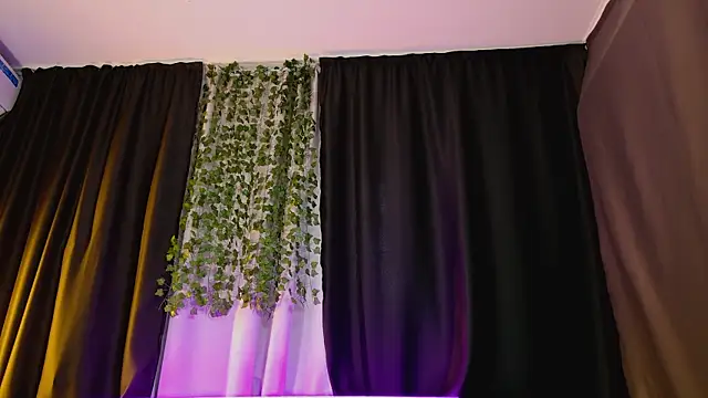 AngelsBoobsxx online show from June 18, 4:23 pm