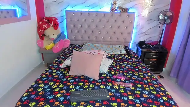 Stefany Andruw online show from November 9, 4:08 am