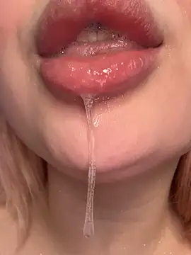 KellyMoors online show from March 27, 2:24 am