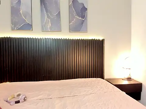 Julieta Slav3 online show from October 16, 9:06 pm