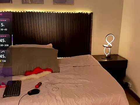 Julieta Slav3 online show from November 28, 9:18 pm