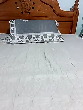 tulip-bae online show from October 13, 11:57 am