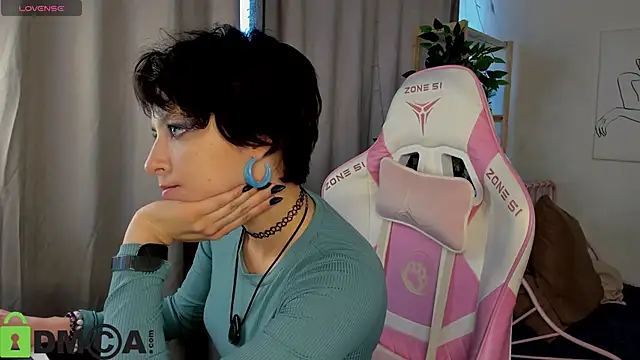 Sara Frayer online show from October 24, 4:08 am