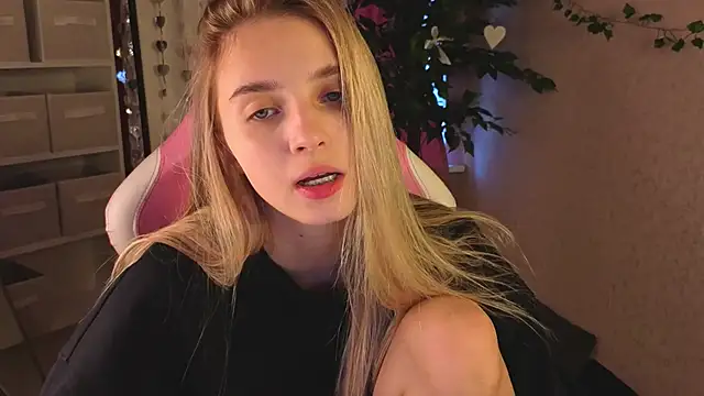 L1na Reeds online show from March 30, 1:05 am