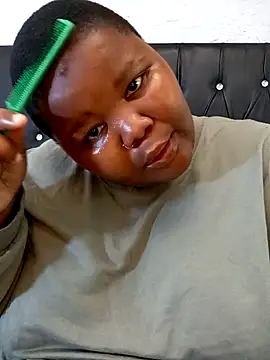 LadyBear2002 online show from February 3, 8:30 am