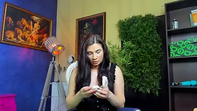 nicolepalmer online show from March 29, 3:00 pm