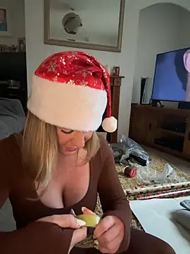 MimiMaee online show from November 15, 1:56 pm