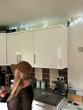 MimiMaee online show from October 16, 3:36 pm