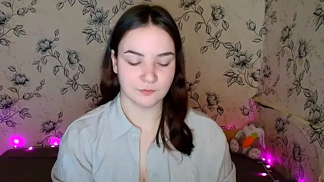 OliviaMontgommery online show from March 24, 12:43 pm