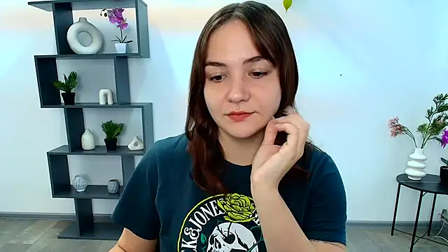 OliviaMontgommery online show from October 21, 5:11 am