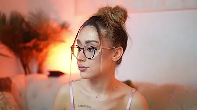 AileenKiss online show from June 29, 8:30 pm