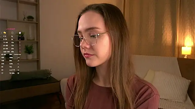 SweetSaraPie online show from March 4, 6:03 pm