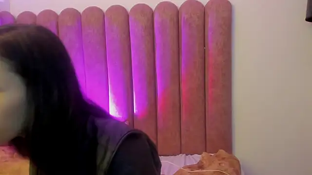 Alanha   online show from November 3, 3:10 am