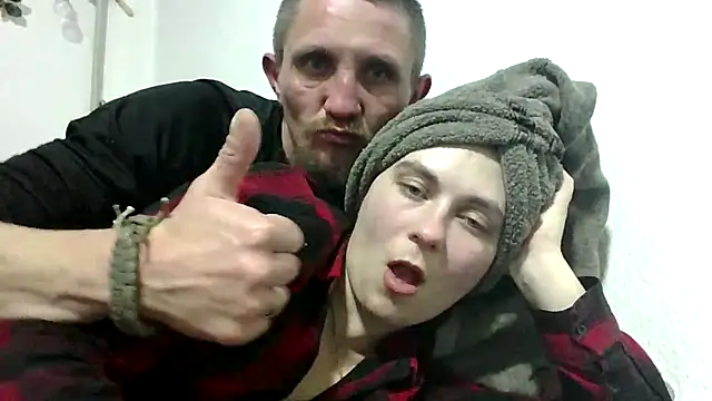 Twolatte1520 online show from March 1, 9:14 pm