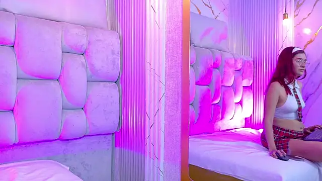 KiraRuby online show from November 21, 8:55 pm