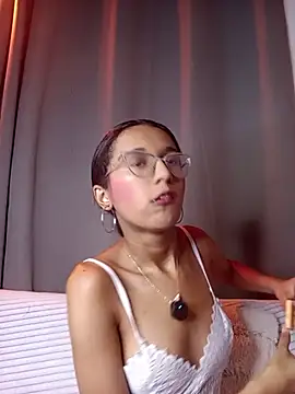 luna valen online show from July 21, 9:37 pm