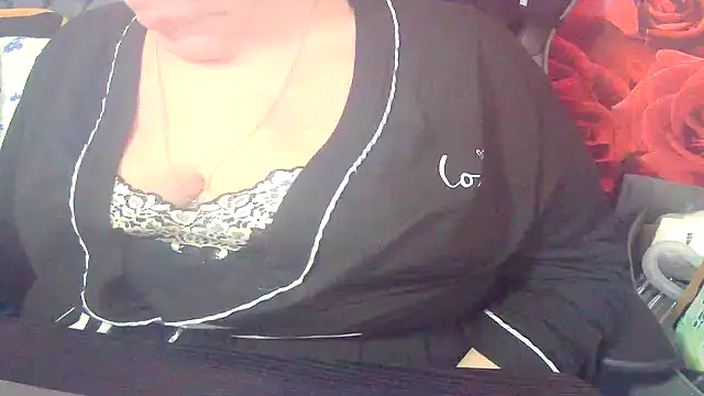 Playful MILF Demi online show from March 9, 12:30 pm