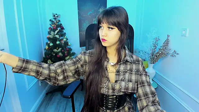 TiffanyYounge online show from December 5, 12:28 pm