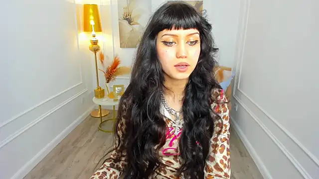 TiffanyYounge online show from April 3, 12:14 pm