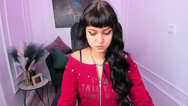 TiffanyYounge online show from April 6, 12:06 pm