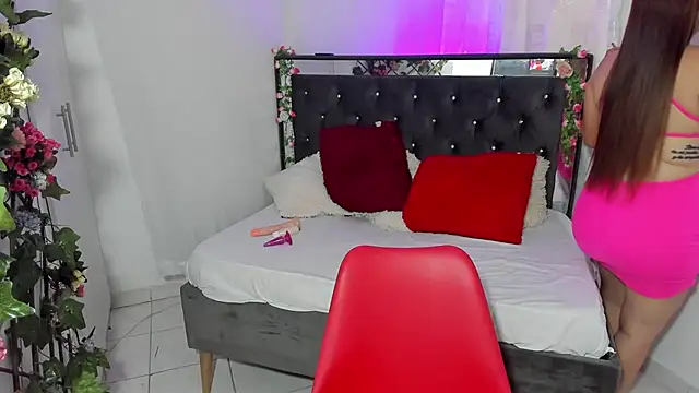 Sarah bigass Co online show from November 5, 8:14 pm