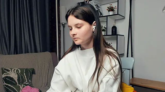 SkyDoll online show from October 6, 9:30 pm