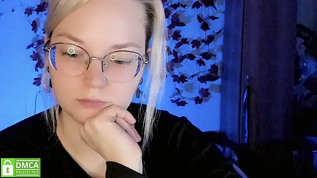 HoneyDazzle online show from November 23, 6:31 pm