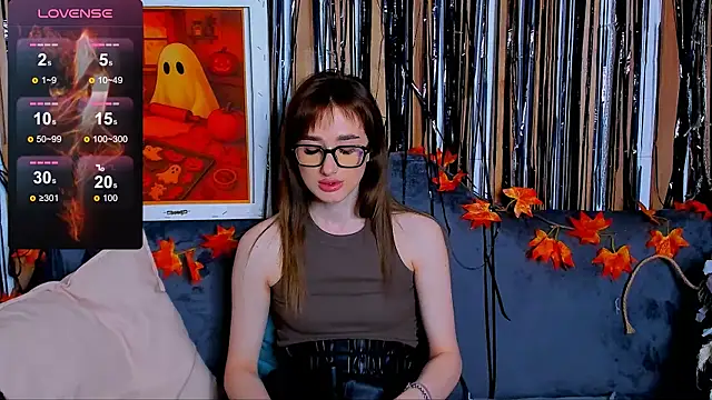 Olivia Grantt online show from November 1, 1:32 am