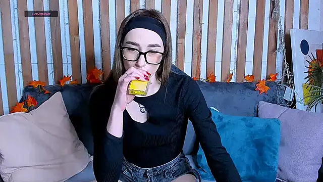 Olivia Grantt online show from November 8, 1:10 am