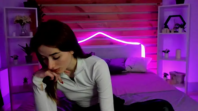 Olivia Grantt online show from November 20, 1:28 am